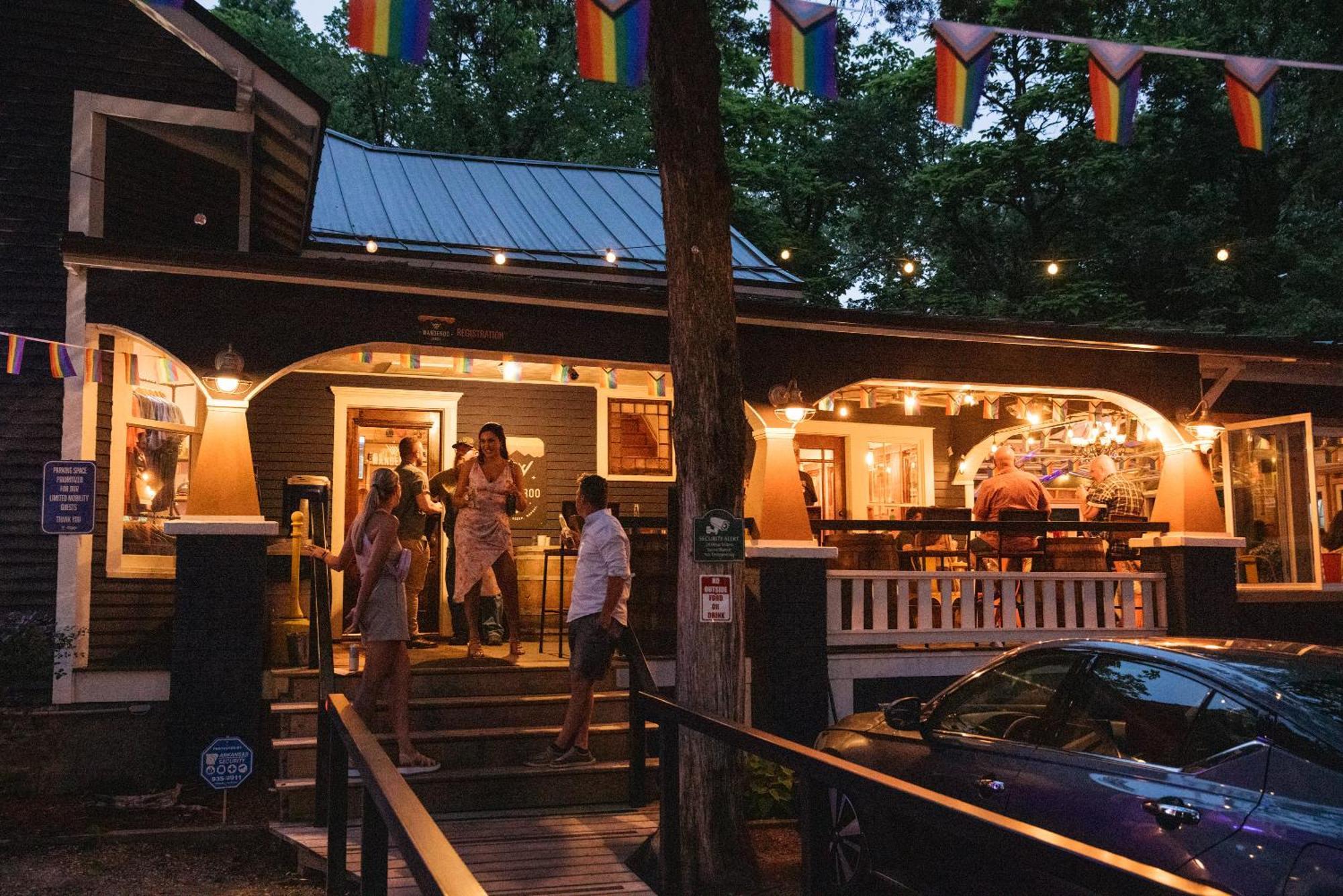 The Wanderoo Lodge Eureka Springs Exterior photo