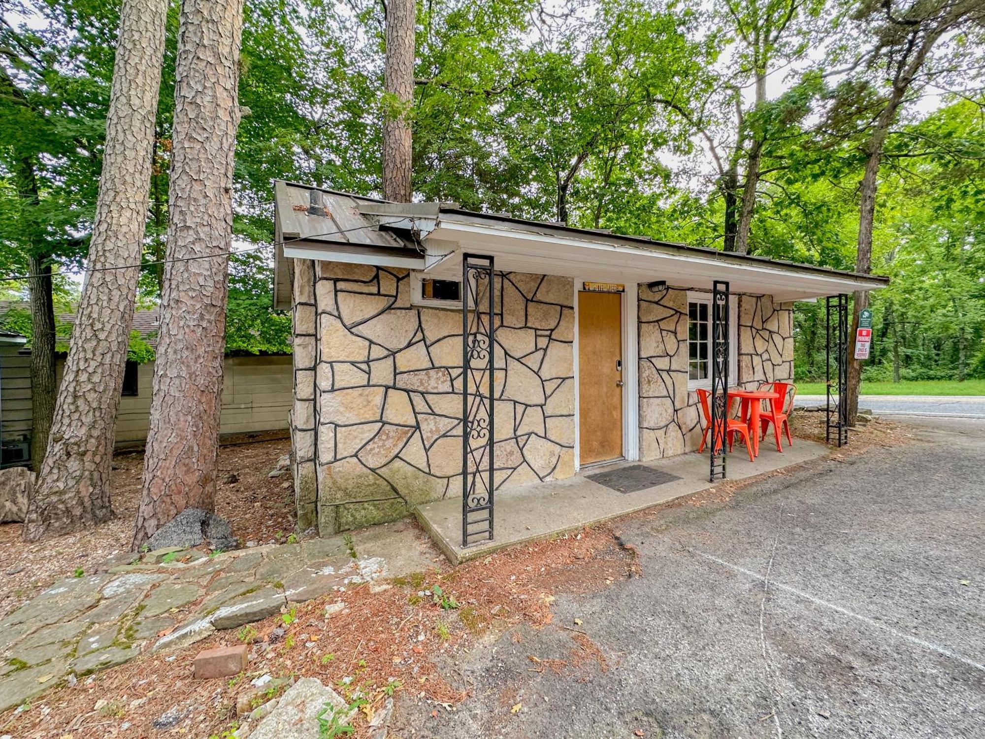 The Wanderoo Lodge Eureka Springs Exterior photo
